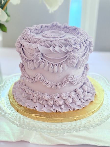 Close-up of the lavender Lambeth piping and ruffled borders